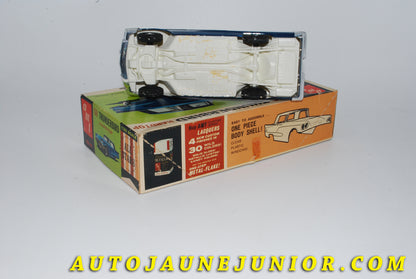 Le #3757 - AMT - Ford - Thunderbird Hard Top "60" est en vente sur Auto Jaune Junior ! Tekno, Politoys, Mebetoys, Mercury, Joal, Diapet, Märklin, TootsieToys.Vous avez le même jouet ? Profitez de notre expertise pour vous accompagner dans la vente de vos modèles ou votre collection ! Nous achetons tous lots de miniatures ! Contactez nous ! contact@autojaunejunior.com. 