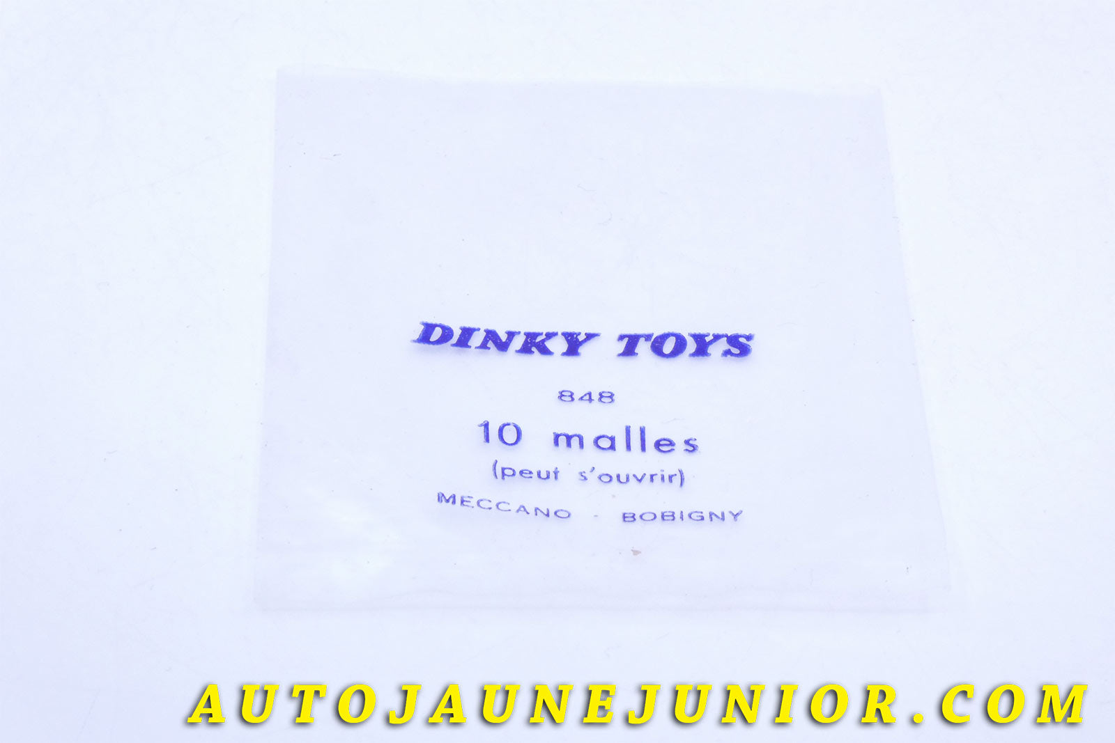 Le #3909 - Dinky Toys - Sachet Vide - 10 Malles (Original) - Provenance "Collection R.Goirand" est en vente sur Auto Jaune Junior ! Tekno, Politoys, Mebetoys, Mercury, Joal, Diapet, Märklin, TootsieToys.Vous avez le même jouet ? Profitez de notre expertise pour vous accompagner dans la vente de vos modèles ou votre collection ! Nous achetons tous lots de miniatures ! Contactez nous ! contact@autojaunejunior.com. 