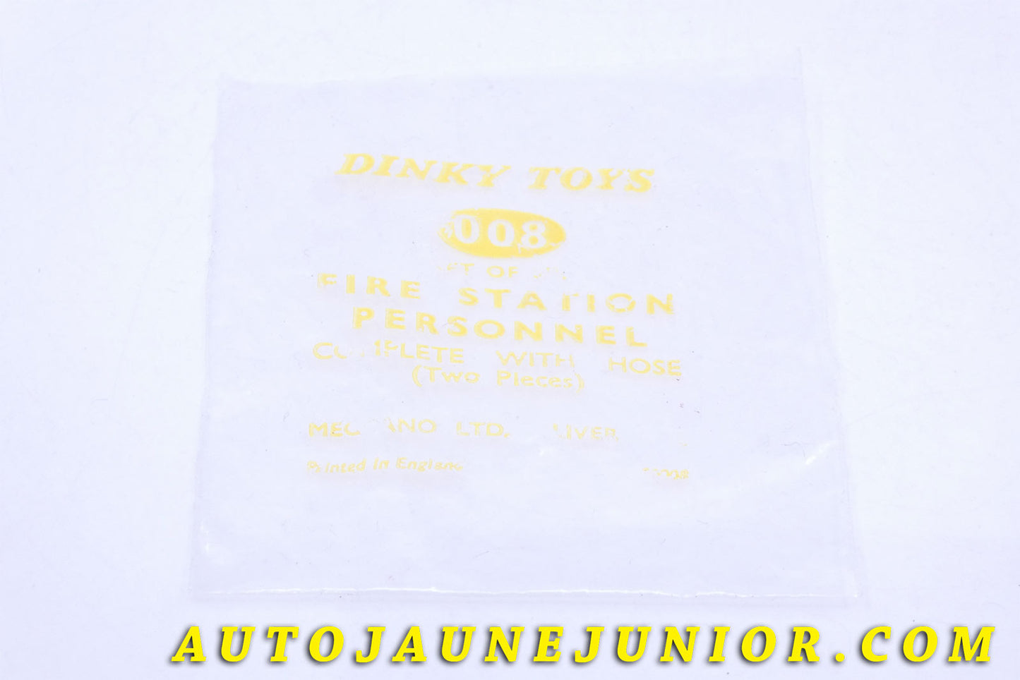 Le #3910 - Dinky Toys - Sachet de pièces détaches Vide - Fire Station Personnel -  Complete with Hose (2 pieces) est en vente sur Auto Jaune Junior ! Tekno, Politoys, Mebetoys, Mercury, Joal, Diapet, Märklin, TootsieToys.Vous avez le même jouet ? Profitez de notre expertise pour vous accompagner dans la vente de vos modèles ou votre collection ! Nous achetons tous lots de miniatures ! Contactez nous ! contact@autojaunejunior.com. 