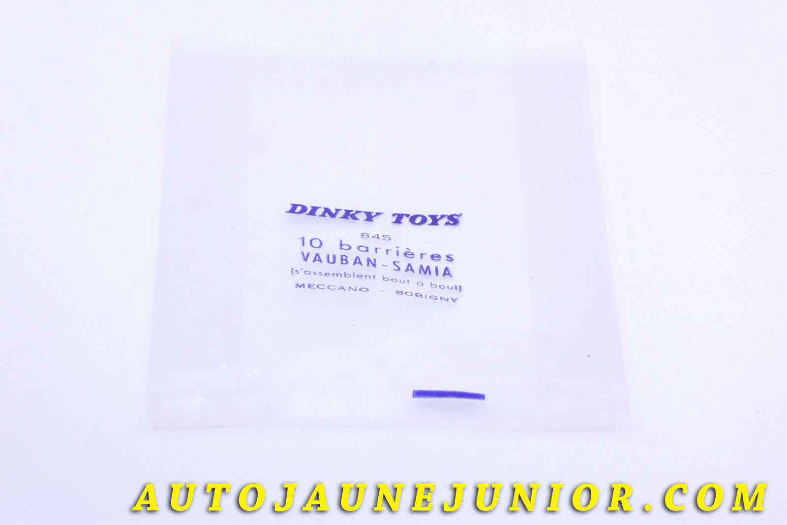 Le #3919 - Dinky Toys - Sachet de pièces détaches Vide - 10 Barrières Vauban - SAMIA (Original - Provenance "Collection R.Goirand") est en vente sur Auto Jaune Junior ! Tekno, Politoys, Mebetoys, Mercury, Joal, Diapet, Märklin, TootsieToys.Vous avez le même jouet ? Profitez de notre expertise pour vous accompagner dans la vente de vos modèles ou votre collection ! Nous achetons tous lots de miniatures ! Contactez nous ! contact@autojaunejunior.com. 