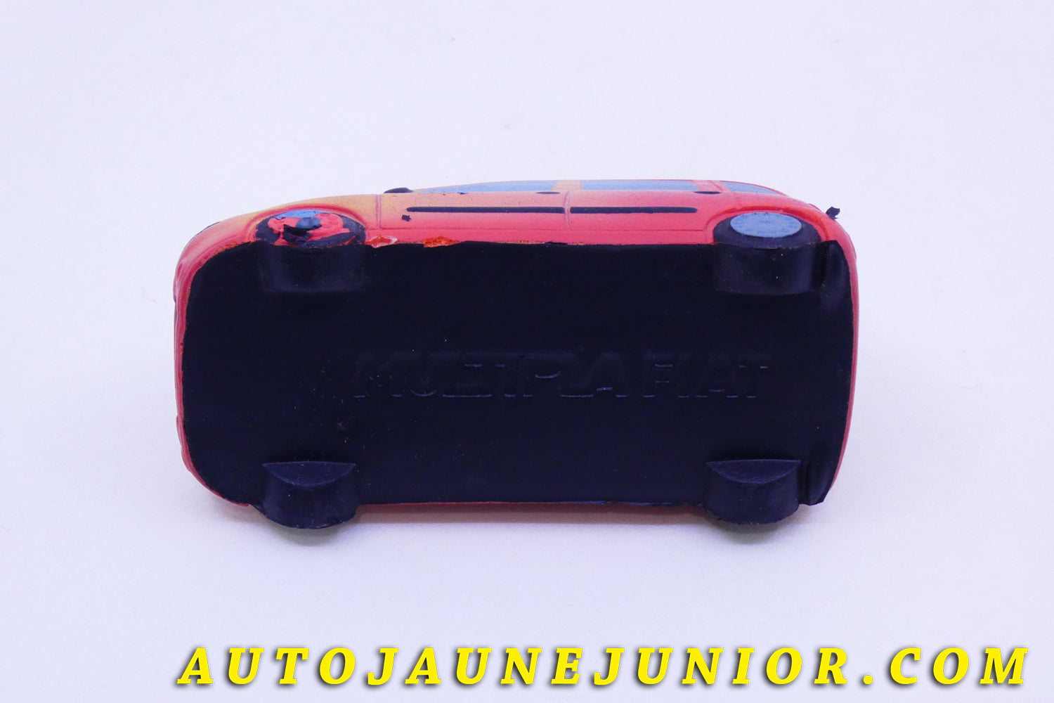 Le #3927 - Objet promotionnel - Fiat - Multipla (modèle promotionel en mousse !) est en vente sur Auto Jaune Junior ! Tekno, Politoys, Mebetoys, Mercury, Joal, Diapet, Märklin, TootsieToys.Vous avez le même jouet ? Profitez de notre expertise pour vous accompagner dans la vente de vos modèles ou votre collection ! Nous achetons tous lots de miniatures ! Contactez nous ! contact@autojaunejunior.com. 