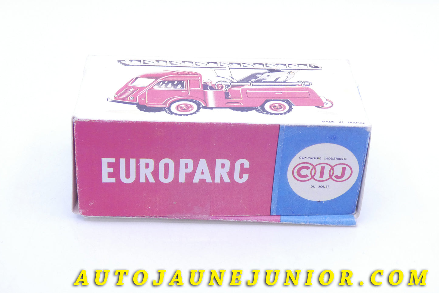 Le #3957 - C-I-J - Renault - 2,5 Tonnes Premier Secours Pompier est en vente sur Auto Jaune Junior ! Tekno, Politoys, Mebetoys, Mercury, Joal, Diapet, Märklin, TootsieToys.Vous avez le même jouet ? Profitez de notre expertise pour vous accompagner dans la vente de vos modèles ou votre collection ! Nous achetons tous lots de miniatures ! Contactez nous ! contact@autojaunejunior.com. 