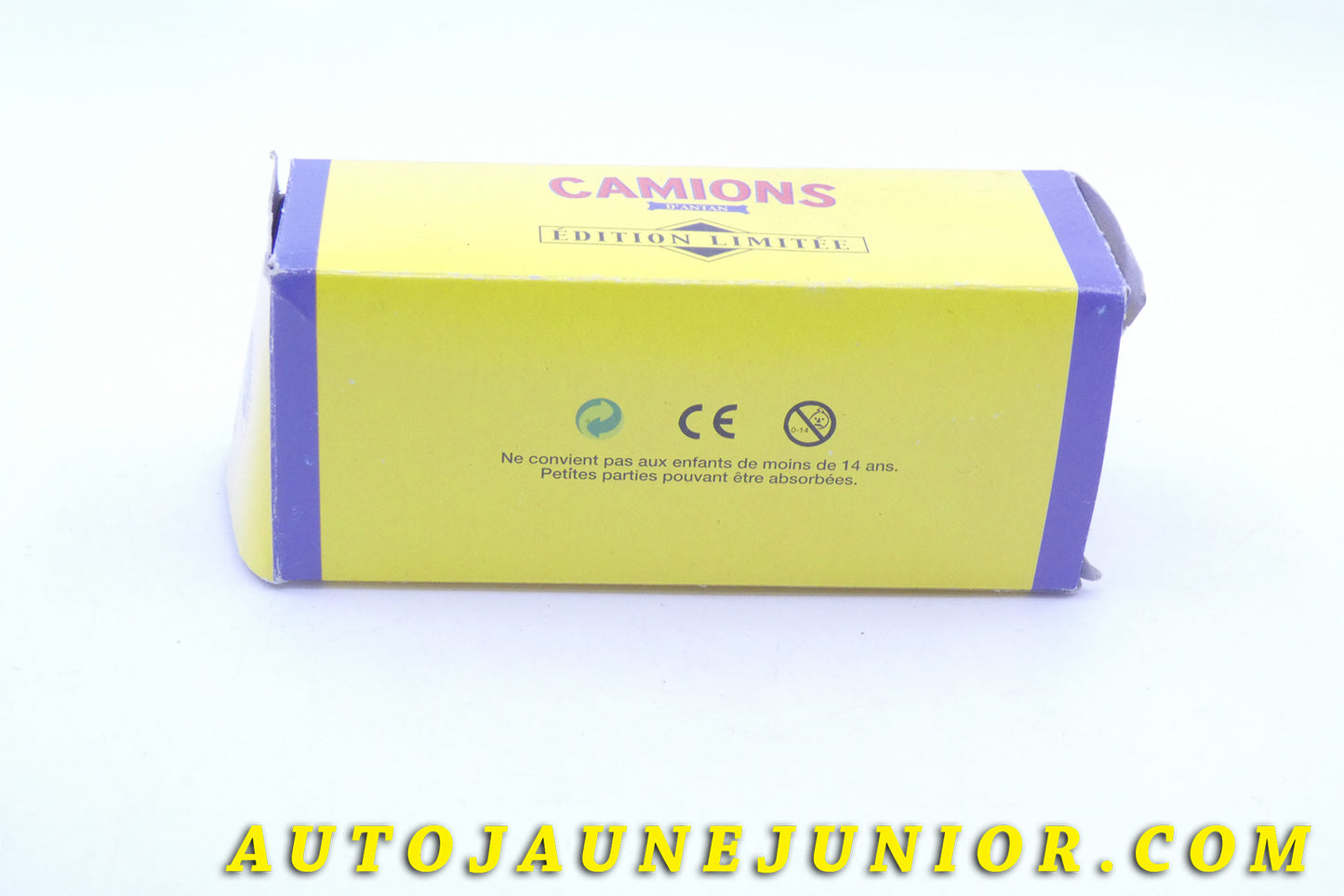 Le #3968 - Corgi Toys - Berliet - Camion de livraison - GLR Box van est en vente sur Auto Jaune Junior ! Tekno, Politoys, Mebetoys, Mercury, Joal, Diapet, Märklin, TootsieToys.Vous avez le même jouet ? Profitez de notre expertise pour vous accompagner dans la vente de vos modèles ou votre collection ! Nous achetons tous lots de miniatures ! Contactez nous ! contact@autojaunejunior.com. 