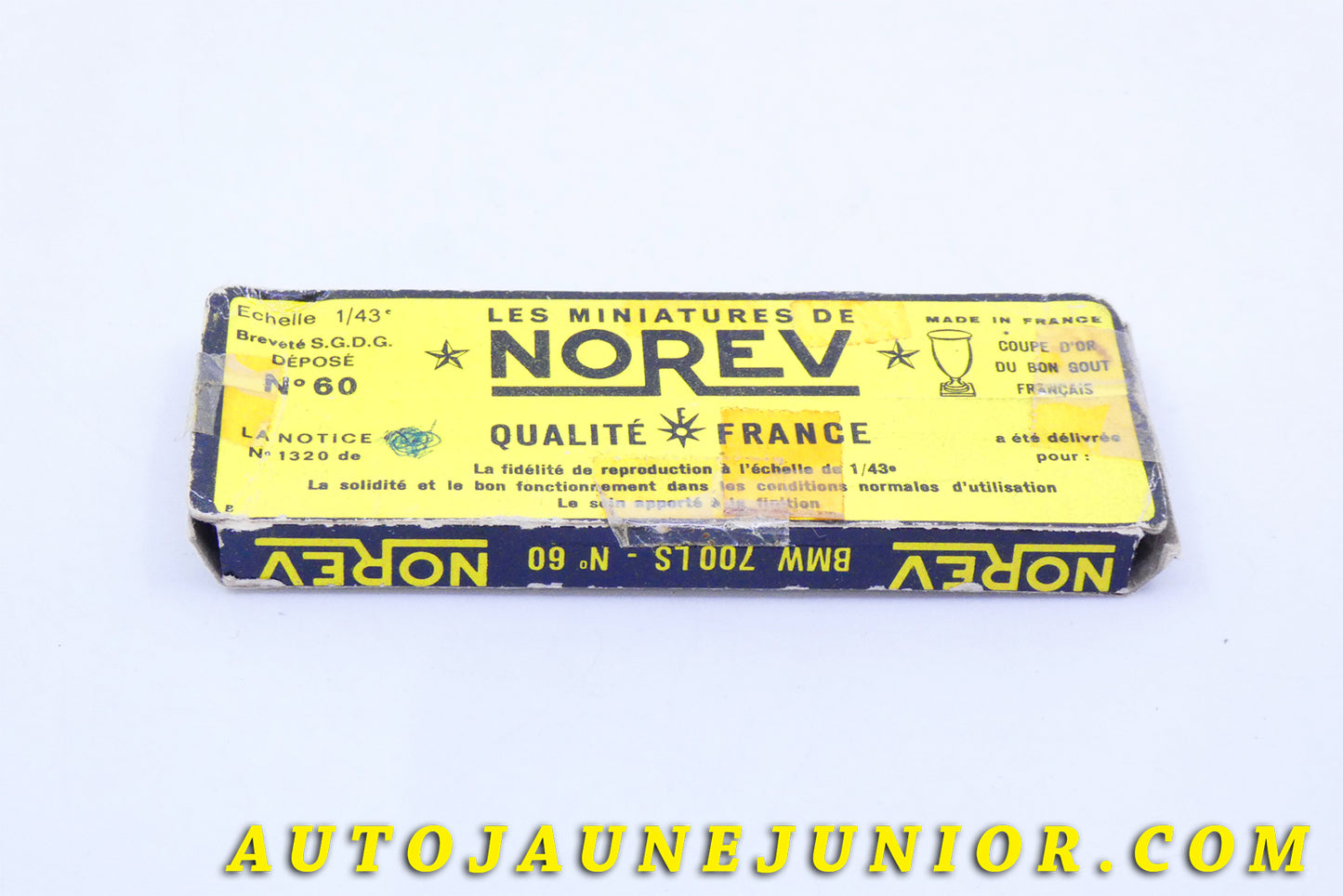 Le #3975 - Norev - Mercedes - 700 SL (Socle de boite) est en vente sur Auto Jaune Junior ! Tekno, Politoys, Mebetoys, Mercury, Joal, Diapet, Märklin, TootsieToys.Vous avez le même jouet ? Profitez de notre expertise pour vous accompagner dans la vente de vos modèles ou votre collection ! Nous achetons tous lots de miniatures ! Contactez nous ! contact@autojaunejunior.com. 