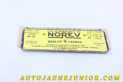 Le #3978 - Norev - DAF - Socle original boite Mica - Daffodil est en vente sur Auto Jaune Junior ! Tekno, Politoys, Mebetoys, Mercury, Joal, Diapet, Märklin, TootsieToys.Vous avez le même jouet ? Profitez de notre expertise pour vous accompagner dans la vente de vos modèles ou votre collection ! Nous achetons tous lots de miniatures ! Contactez nous ! contact@autojaunejunior.com. 