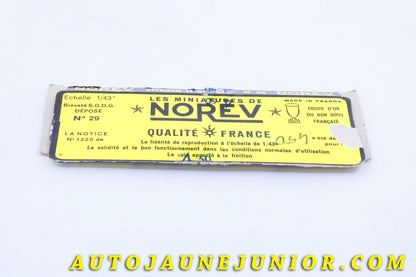 Le #3981 - Norev - Citroën - Socle original boite Mica - 11 BL 1936 est en vente sur Auto Jaune Junior ! Tekno, Politoys, Mebetoys, Mercury, Joal, Diapet, Märklin, TootsieToys.Vous avez le même jouet ? Profitez de notre expertise pour vous accompagner dans la vente de vos modèles ou votre collection ! Nous achetons tous lots de miniatures ! Contactez nous ! contact@autojaunejunior.com. 