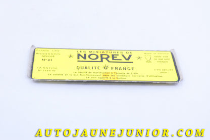 Le #3988 - Norev - Mercedes - Socle original boite Mica - 250 SE berline ( est en vente sur Auto Jaune Junior ! Tekno, Politoys, Mebetoys, Mercury, Joal, Diapet, Märklin, TootsieToys.Vous avez le même jouet ? Profitez de notre expertise pour vous accompagner dans la vente de vos modèles ou votre collection ! Nous achetons tous lots de miniatures ! Contactez nous ! contact@autojaunejunior.com. 