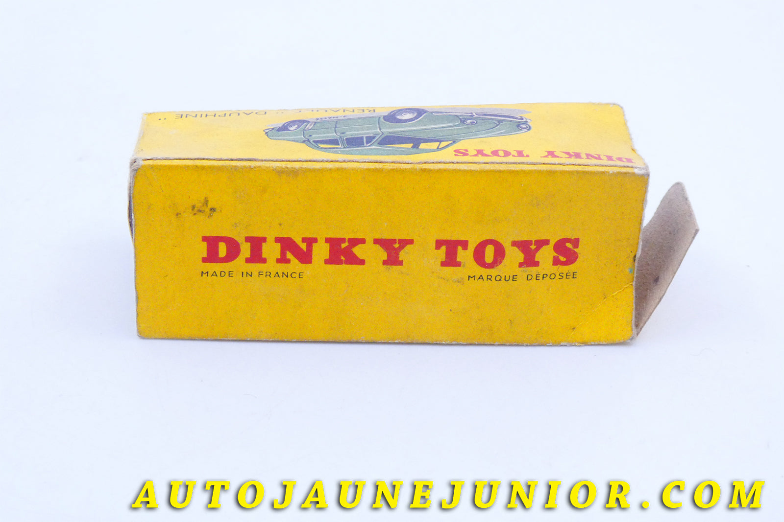 Le #3990 - Dinky Toys - Renault - Boite vide Dauphine est en vente sur Auto Jaune Junior ! Tekno, Politoys, Mebetoys, Mercury, Joal, Diapet, Märklin, TootsieToys.Vous avez le même jouet ? Profitez de notre expertise pour vous accompagner dans la vente de vos modèles ou votre collection ! Nous achetons tous lots de miniatures ! Contactez nous ! contact@autojaunejunior.com. 