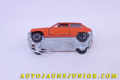 Le Polistil Renault R5 Berline est en vente sur Auto Jaune Junior ! Découvrez nos collections de diecast Tekno, Politoys, Mebetoys, Mercury, Joal, Diapet, Märklin, TootsieToys.AutoJaune Junior ; Vous avez le même jouet ? Profitez de notre expertise pour vous accompagner dans la vente de vos modèles ou votre collection ! Nous achetons tous lots de miniatures ! Contactez nous !