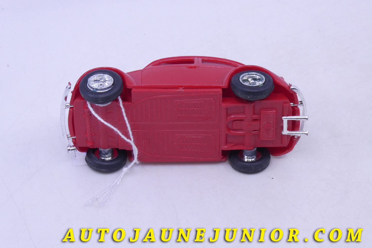 Le USA Volkswagen Coccinelle 1200 - 63' est en vente sur Auto Jaune Junior ! Découvrez nos collections de diecast Tekno, Politoys, Mebetoys, Mercury, Joal, Diapet, Märklin, TootsieToys.AutoJaune Junior ; Vous avez le même jouet ? Profitez de notre expertise pour vous accompagner dans la vente de vos modèles ou votre collection ! Nous achetons tous lots de miniatures ! Contactez nous !