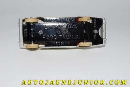 Le #4133 - Dinky Toys - Ford - Taunus est en vente sur Auto Jaune Junior ! Tekno, Politoys, Mebetoys, Mercury, Joal, Diapet, Märklin, TootsieToys.Vous avez le même jouet ? Profitez de notre expertise pour vous accompagner dans la vente de vos modèles ou votre collection ! Nous achetons tous lots de miniatures ! Contactez nous ! contact@autojaunejunior.com. 