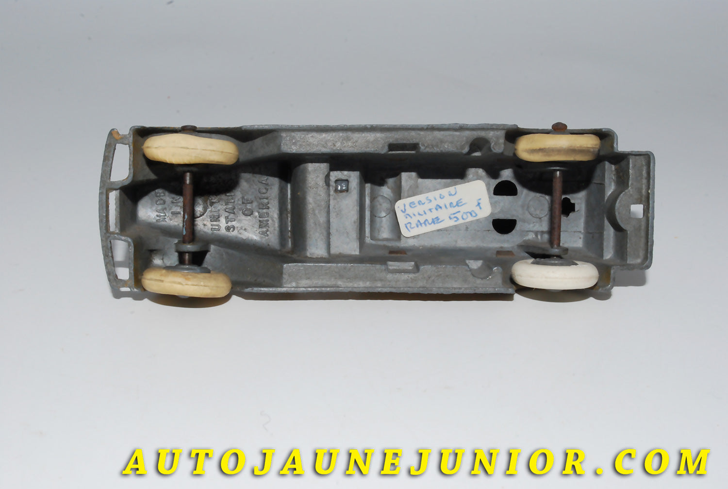 Le #4146 - Tootsietoys - Camion - torpédo bâché militaire  est en vente sur Auto Jaune Junior ! Tekno, Politoys, Mebetoys, Mercury, Joal, Diapet, Märklin, TootsieToys.Vous avez le même jouet ? Profitez de notre expertise pour vous accompagner dans la vente de vos modèles ou votre collection ! Nous achetons tous lots de miniatures ! Contactez nous ! contact@autojaunejunior.com. 