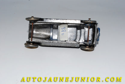 Le #4147 - Tootsietoys - Oldsmobile - Torpédo est en vente sur Auto Jaune Junior ! Tekno, Politoys, Mebetoys, Mercury, Joal, Diapet, Märklin, TootsieToys.Vous avez le même jouet ? Profitez de notre expertise pour vous accompagner dans la vente de vos modèles ou votre collection ! Nous achetons tous lots de miniatures ! Contactez nous ! contact@autojaunejunior.com. 