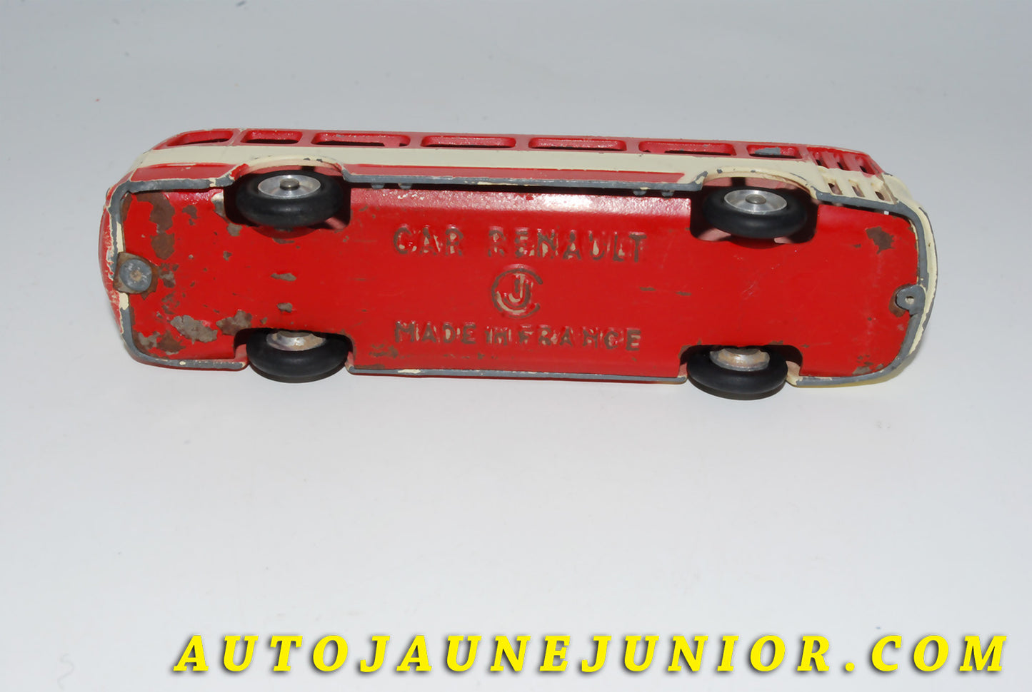 Le #4153 - C-I-J - Renault - Auto car (dernière série !) est en vente sur Auto Jaune Junior ! Tekno, Politoys, Mebetoys, Mercury, Joal, Diapet, Märklin, TootsieToys.Vous avez le même jouet ? Profitez de notre expertise pour vous accompagner dans la vente de vos modèles ou votre collection ! Nous achetons tous lots de miniatures ! Contactez nous ! contact@autojaunejunior.com. 