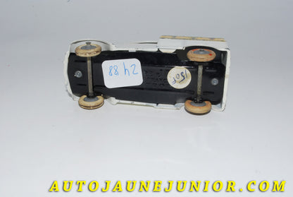 Le #4157 - JRD - Citroën - 2cv'51 secours routiers français est en vente sur Auto Jaune Junior ! Tekno, Politoys, Mebetoys, Mercury, Joal, Diapet, Märklin, TootsieToys.Vous avez le même jouet ? Profitez de notre expertise pour vous accompagner dans la vente de vos modèles ou votre collection ! Nous achetons tous lots de miniatures ! Contactez nous ! contact@autojaunejunior.com. 