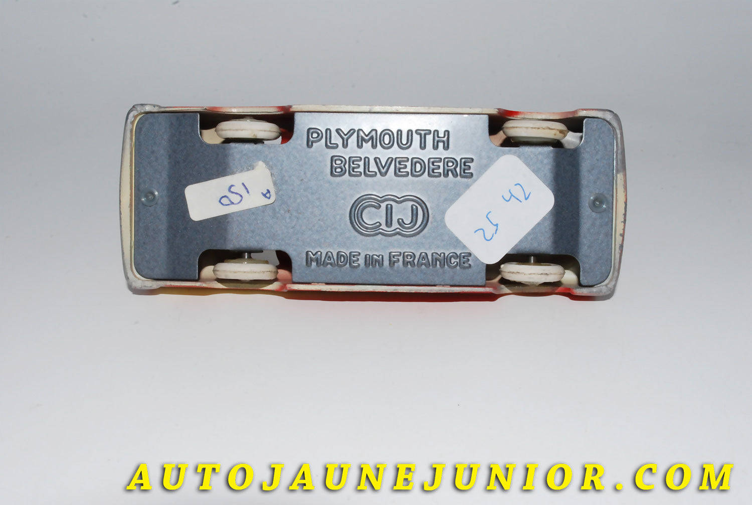 Le #4162 - C-I-J - Plymouth - Belverdere est en vente sur Auto Jaune Junior ! Tekno, Politoys, Mebetoys, Mercury, Joal, Diapet, Märklin, TootsieToys.Vous avez le même jouet ? Profitez de notre expertise pour vous accompagner dans la vente de vos modèles ou votre collection ! Nous achetons tous lots de miniatures ! Contactez nous ! contact@autojaunejunior.com. 