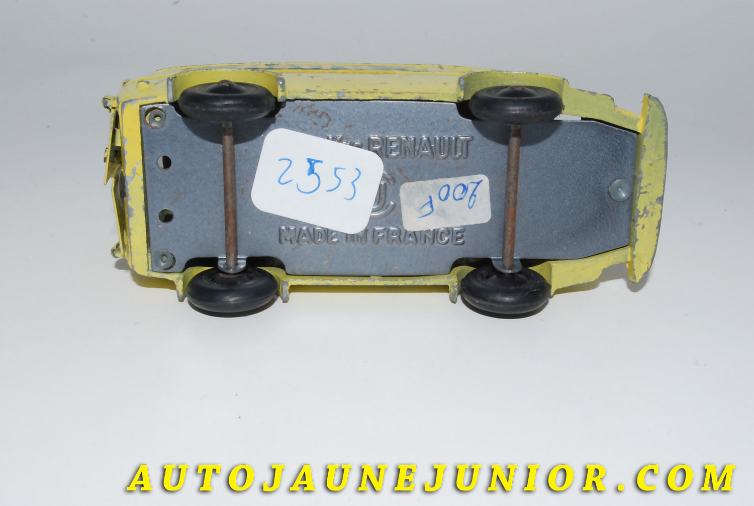 Le #4172 - C-I-J - Renault - 1000Kgs Astra est en vente sur Auto Jaune Junior ! Tekno, Politoys, Mebetoys, Mercury, Joal, Diapet, Märklin, TootsieToys.Vous avez le même jouet ? Profitez de notre expertise pour vous accompagner dans la vente de vos modèles ou votre collection ! Nous achetons tous lots de miniatures ! Contactez nous ! contact@autojaunejunior.com. 