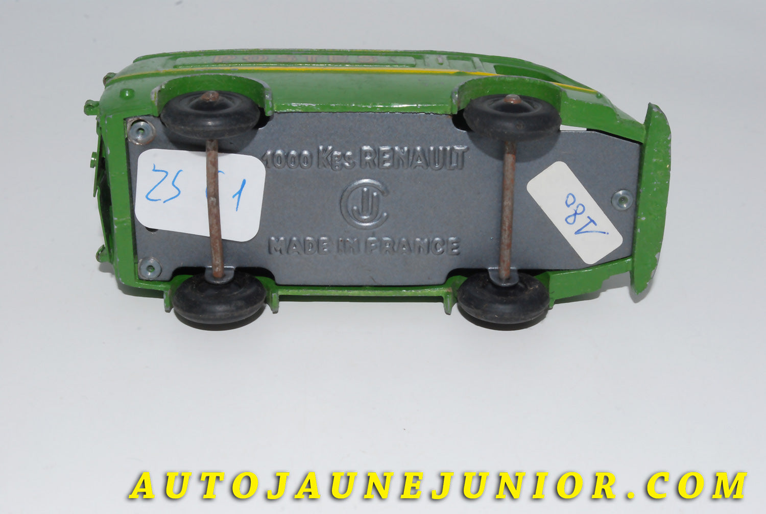 Le #4173 - C-I-J - Renault - 1000 Kgs - Type 2 - Postes est en vente sur Auto Jaune Junior ! Tekno, Politoys, Mebetoys, Mercury, Joal, Diapet, Märklin, TootsieToys.Vous avez le même jouet ? Profitez de notre expertise pour vous accompagner dans la vente de vos modèles ou votre collection ! Nous achetons tous lots de miniatures ! Contactez nous ! contact@autojaunejunior.com. 