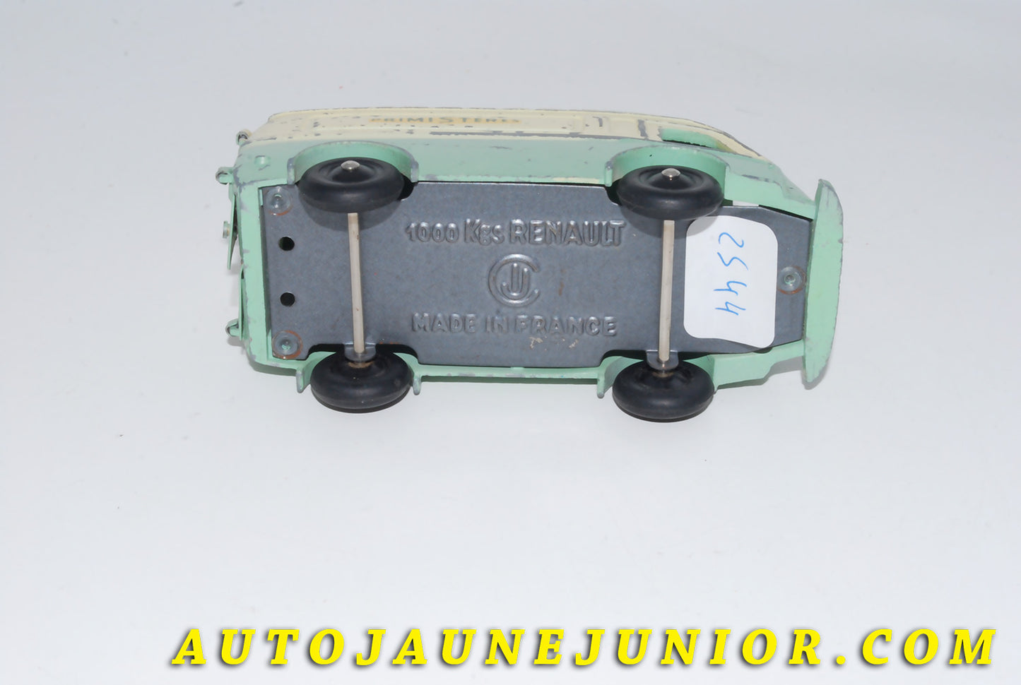 Le #4179 - C-I-J - Renault - 1000kgs fourgon "Primistère" est en vente sur Auto Jaune Junior ! Tekno, Politoys, Mebetoys, Mercury, Joal, Diapet, Märklin, TootsieToys.Vous avez le même jouet ? Profitez de notre expertise pour vous accompagner dans la vente de vos modèles ou votre collection ! Nous achetons tous lots de miniatures ! Contactez nous ! contact@autojaunejunior.com. 