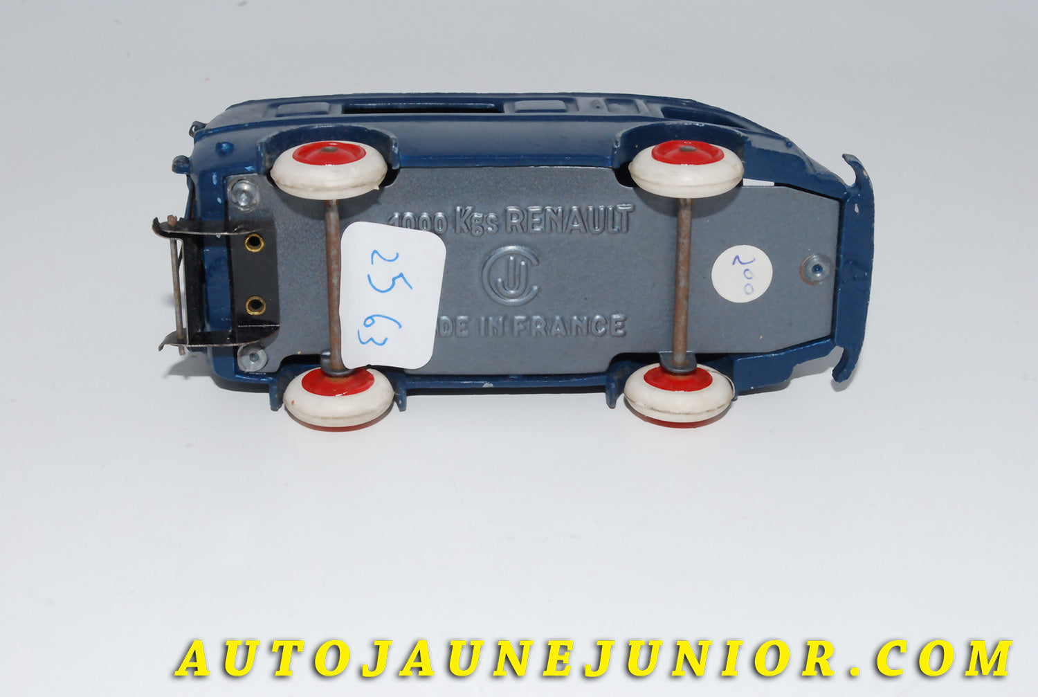Le #4184 - C-I-J - Renault - 1000Kgs  Poiice est en vente sur Auto Jaune Junior ! Tekno, Politoys, Mebetoys, Mercury, Joal, Diapet, Märklin, TootsieToys.Vous avez le même jouet ? Profitez de notre expertise pour vous accompagner dans la vente de vos modèles ou votre collection ! Nous achetons tous lots de miniatures ! Contactez nous ! contact@autojaunejunior.com. 