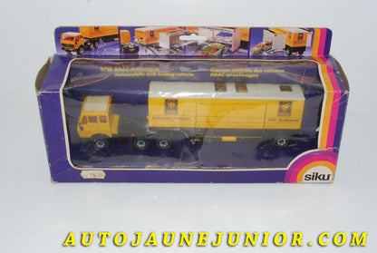 Le #4204 - Siku - Mercedes - Tracteur NG  avec semi remorque remords fourgon ADAC est en vente sur Auto Jaune Junior ! Tekno, Politoys, Mebetoys, Mercury, Joal, Diapet, Märklin, TootsieToys.Vous avez le même jouet ? Profitez de notre expertise pour vous accompagner dans la vente de vos modèles ou votre collection ! Nous achetons tous lots de miniatures ! Contactez nous ! contact@autojaunejunior.com. 