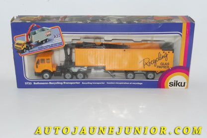 Le #4216 - Siku - Mercedes - Camion Mercedes 2232  semi remorque transporter benne avec grue "Rethmann-Recycling-Transporter"  est en vente sur Auto Jaune Junior ! Tekno, Politoys, Mebetoys, Mercury, Joal, Diapet, Märklin, TootsieToys.Vous avez le même jouet ? Profitez de notre expertise pour vous accompagner dans la vente de vos modèles ou votre collection ! Nous achetons tous lots de miniatures ! Contactez nous ! contact@autojaunejunior.com. 
