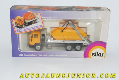 Le #4221 - Siku - Mercedes - CamionLN2 Benne Amovible "Absetzikipper" est en vente sur Auto Jaune Junior ! Tekno, Politoys, Mebetoys, Mercury, Joal, Diapet, Märklin, TootsieToys.Vous avez le même jouet ? Profitez de notre expertise pour vous accompagner dans la vente de vos modèles ou votre collection ! Nous achetons tous lots de miniatures ! Contactez nous ! contact@autojaunejunior.com. 