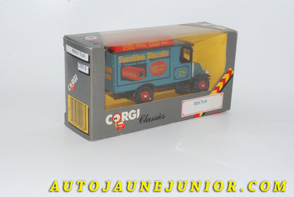 Le #4242 - Corgi Toys - Mack - Camion Fourgon Bulldog Delivery "Sunshine Biscuits" est en vente sur Auto Jaune Junior ! Tekno, Politoys, Mebetoys, Mercury, Joal, Diapet, Märklin, TootsieToys.Vous avez le même jouet ? Profitez de notre expertise pour vous accompagner dans la vente de vos modèles ou votre collection ! Nous achetons tous lots de miniatures ! Contactez nous ! contact@autojaunejunior.com. 