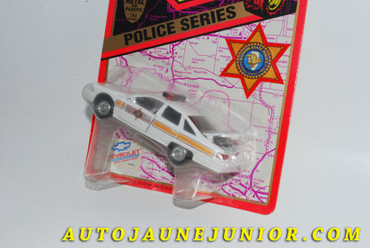 Le #4252 - Road Champ - Chevrolet - Chevy Caprice "Illinois State Police" est en vente sur Auto Jaune Junior ! Tekno, Politoys, Mebetoys, Mercury, Joal, Diapet, Märklin, TootsieToys.Vous avez le même jouet ? Profitez de notre expertise pour vous accompagner dans la vente de vos modèles ou votre collection ! Nous achetons tous lots de miniatures ! Contactez nous ! contact@autojaunejunior.com. 