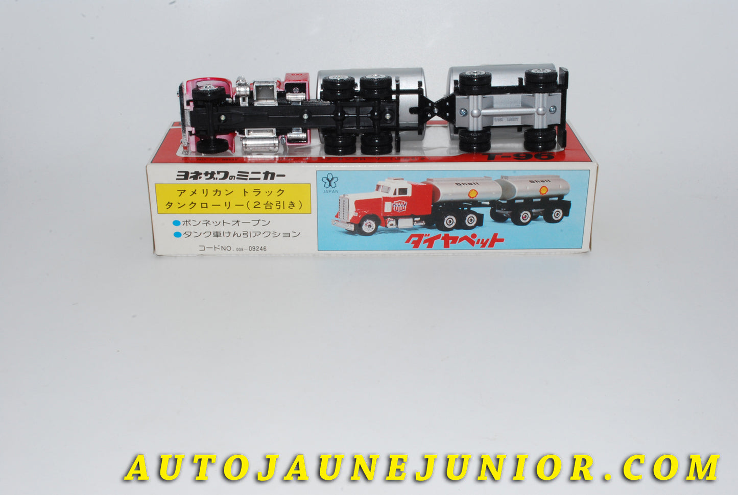 Le #4255 - Diapet - Kenworth - Porteur citerne "Shell" avec remorque est en vente sur Auto Jaune Junior ! Tekno, Politoys, Mebetoys, Mercury, Joal, Diapet, Märklin, TootsieToys.Vous avez le même jouet ? Profitez de notre expertise pour vous accompagner dans la vente de vos modèles ou votre collection ! Nous achetons tous lots de miniatures ! Contactez nous ! contact@autojaunejunior.com. 