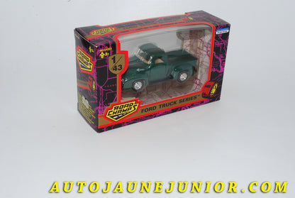 Le #4259 - Road Champ - Ford - Ford F-100 Pickup est en vente sur Auto Jaune Junior ! Tekno, Politoys, Mebetoys, Mercury, Joal, Diapet, Märklin, TootsieToys.Vous avez le même jouet ? Profitez de notre expertise pour vous accompagner dans la vente de vos modèles ou votre collection ! Nous achetons tous lots de miniatures ! Contactez nous ! contact@autojaunejunior.com. 