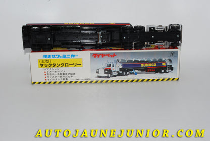 Le #4270 - Diapet - Mack - Camion Semi remorque Citerne "Sunoco" est en vente sur Auto Jaune Junior ! Tekno, Politoys, Mebetoys, Mercury, Joal, Diapet, Märklin, TootsieToys.Vous avez le même jouet ? Profitez de notre expertise pour vous accompagner dans la vente de vos modèles ou votre collection ! Nous achetons tous lots de miniatures ! Contactez nous ! contact@autojaunejunior.com. 