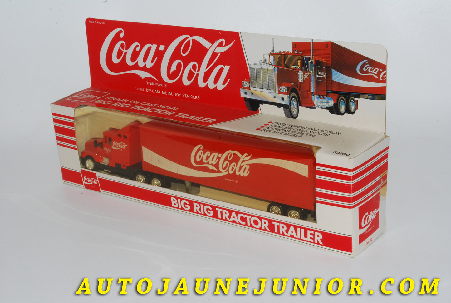 Le #4281 - Hartoy - Big Rig Tractor Trailer - Camion Mack semi-remorque fourgon "Coca-Cola" est en vente sur Auto Jaune Junior ! Tekno, Politoys, Mebetoys, Mercury, Joal, Diapet, Märklin, TootsieToys.Vous avez le même jouet ? Profitez de notre expertise pour vous accompagner dans la vente de vos modèles ou votre collection ! Nous achetons tous lots de miniatures ! Contactez nous ! contact@autojaunejunior.com. 