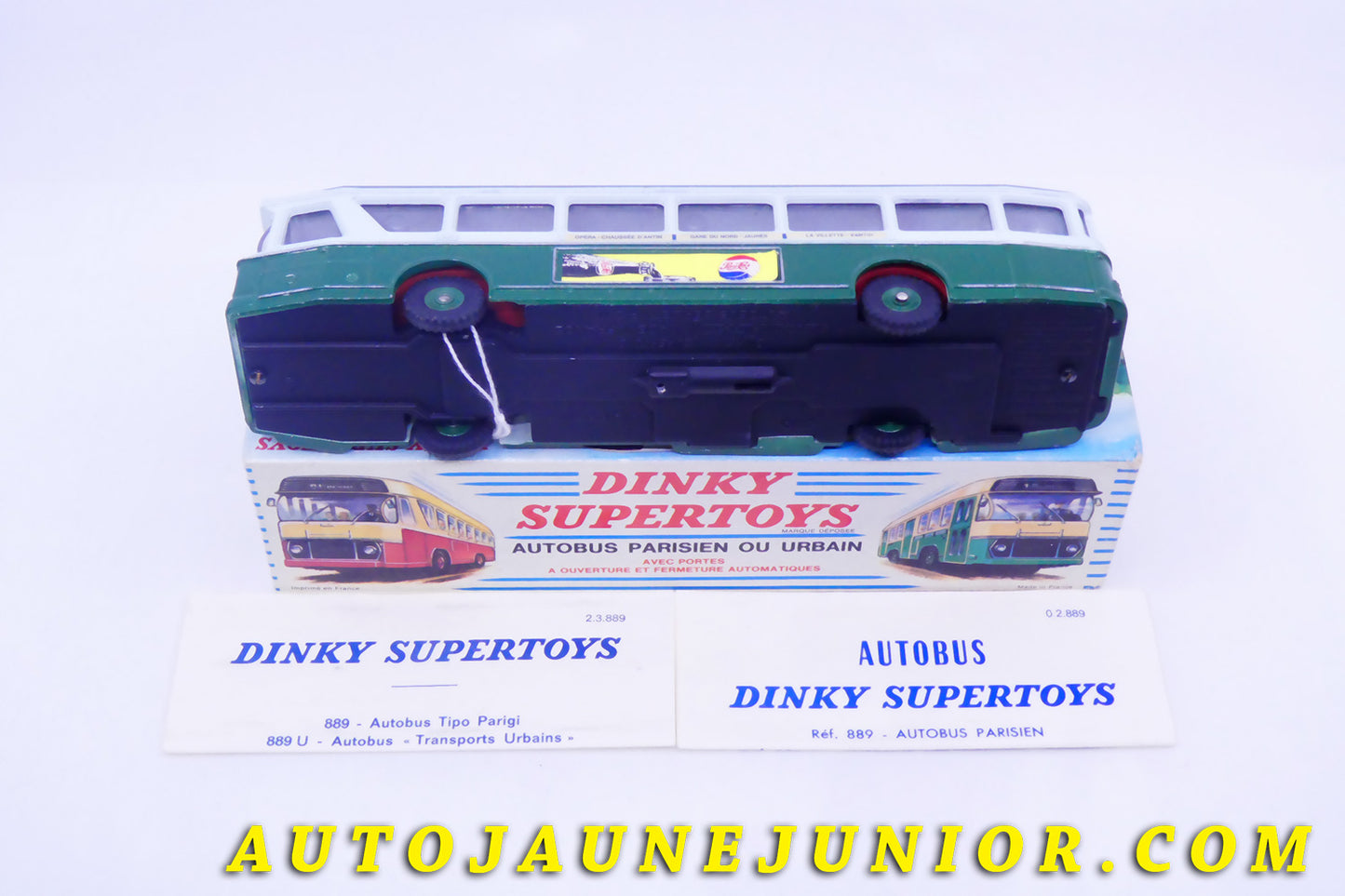 Le #4300 - Dinky Toys - Berliet - PCM Bus Parisien est en vente sur Auto Jaune Junior ! Tekno, Politoys, Mebetoys, Mercury, Joal, Diapet, Märklin, TootsieToys.Vous avez le même jouet ? Profitez de notre expertise pour vous accompagner dans la vente de vos modèles ou votre collection ! Nous achetons tous lots de miniatures ! Contactez nous ! contact@autojaunejunior.com. 