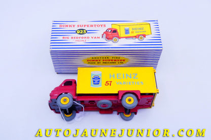 Le #4302 - Dinky Toys - Bedford - Type "S"  fourgon "Heinz 57 Varieties" est en vente sur Auto Jaune Junior ! Tekno, Politoys, Mebetoys, Mercury, Joal, Diapet, Märklin, TootsieToys.Vous avez le même jouet ? Profitez de notre expertise pour vous accompagner dans la vente de vos modèles ou votre collection ! Nous achetons tous lots de miniatures ! Contactez nous ! contact@autojaunejunior.com. 