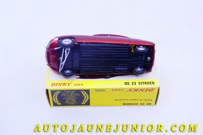 Le #4303 - Dinky Toys - Citroën - DS 23 (DS 21 adapté fabriquée en Espagne) est en vente sur Auto Jaune Junior ! Tekno, Politoys, Mebetoys, Mercury, Joal, Diapet, Märklin, TootsieToys.Vous avez le même jouet ? Profitez de notre expertise pour vous accompagner dans la vente de vos modèles ou votre collection ! Nous achetons tous lots de miniatures ! Contactez nous ! contact@autojaunejunior.com. 