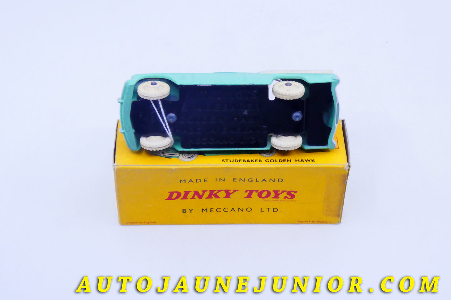 Le #4304 - Dinky Toys - Studebaker - Golden Hawk (Premières séries avec jantes peintes) est en vente sur Auto Jaune Junior ! Tekno, Politoys, Mebetoys, Mercury, Joal, Diapet, Märklin, TootsieToys.Vous avez le même jouet ? Profitez de notre expertise pour vous accompagner dans la vente de vos modèles ou votre collection ! Nous achetons tous lots de miniatures ! Contactez nous ! contact@autojaunejunior.com. 