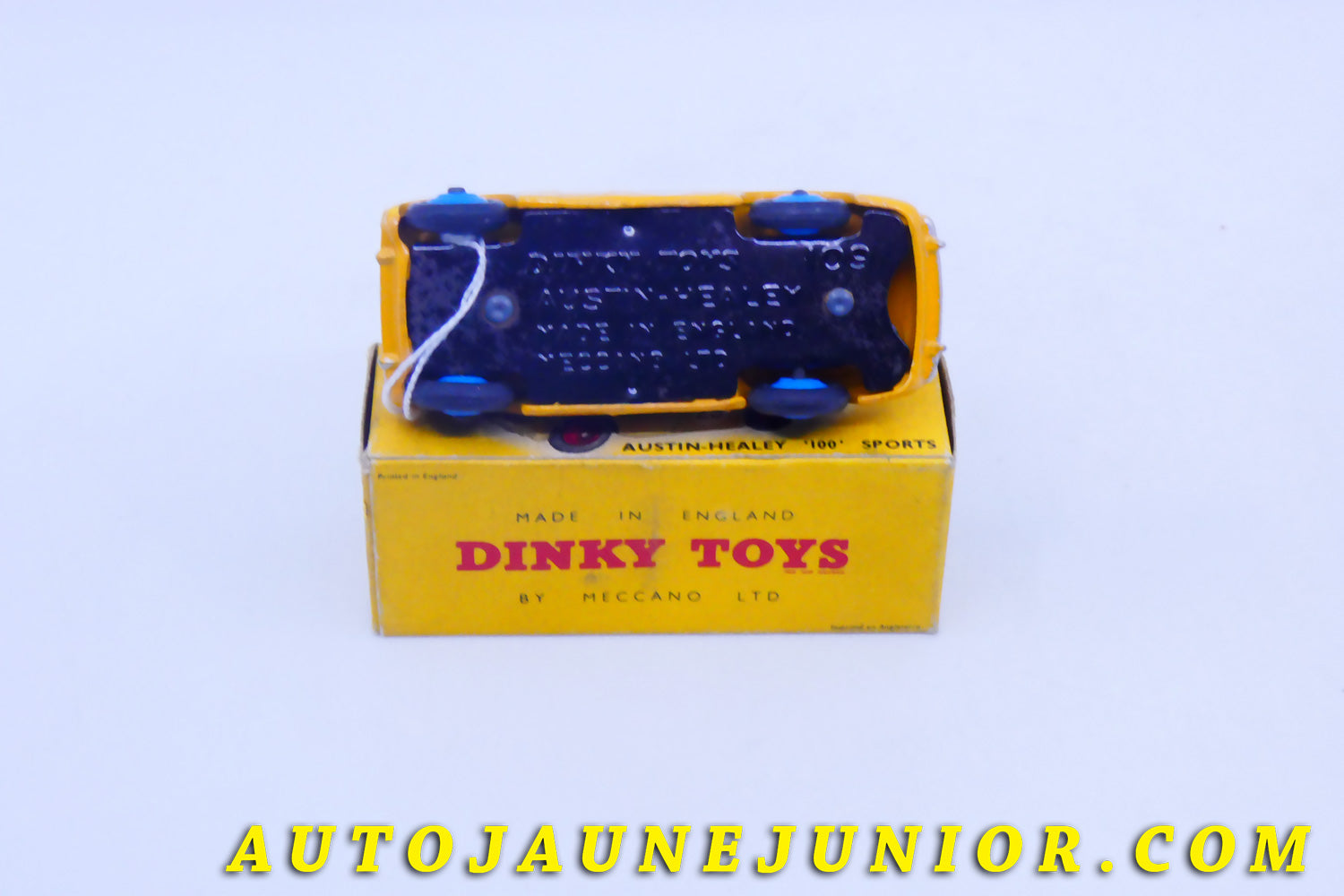 Le #4310 - Dinky Toys - Austin Healey - 100 Sport Course est en vente sur Auto Jaune Junior ! Tekno, Politoys, Mebetoys, Mercury, Joal, Diapet, Märklin, TootsieToys.Vous avez le même jouet ? Profitez de notre expertise pour vous accompagner dans la vente de vos modèles ou votre collection ! Nous achetons tous lots de miniatures ! Contactez nous ! contact@autojaunejunior.com. 