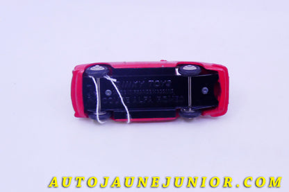 Le #4313 - Dinky Toys - Alfa Roméo  - 1900 Coupé  est en vente sur Auto Jaune Junior ! Tekno, Politoys, Mebetoys, Mercury, Joal, Diapet, Märklin, TootsieToys.Vous avez le même jouet ? Profitez de notre expertise pour vous accompagner dans la vente de vos modèles ou votre collection ! Nous achetons tous lots de miniatures ! Contactez nous ! contact@autojaunejunior.com. 