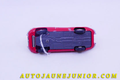 Le #4317 - Tekno - Jaguar - Type E "Kirk" est en vente sur Auto Jaune Junior ! Tekno, Politoys, Mebetoys, Mercury, Joal, Diapet, Märklin, TootsieToys.Vous avez le même jouet ? Profitez de notre expertise pour vous accompagner dans la vente de vos modèles ou votre collection ! Nous achetons tous lots de miniatures ! Contactez nous ! contact@autojaunejunior.com. 
