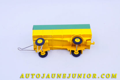 Le #4323 - Dinky Toys - Remorque - deux essieux ridelles bâché est en vente sur Auto Jaune Junior ! Tekno, Politoys, Mebetoys, Mercury, Joal, Diapet, Märklin, TootsieToys.Vous avez le même jouet ? Profitez de notre expertise pour vous accompagner dans la vente de vos modèles ou votre collection ! Nous achetons tous lots de miniatures ! Contactez nous ! contact@autojaunejunior.com. 