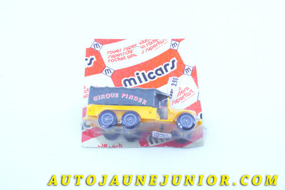 Le #4327 - Champion by Milcars - Dodge - 6x6 bâché Cirque Pinder est en vente sur Auto Jaune Junior ! Tekno, Politoys, Mebetoys, Mercury, Joal, Diapet, Märklin, TootsieToys.Vous avez le même jouet ? Profitez de notre expertise pour vous accompagner dans la vente de vos modèles ou votre collection ! Nous achetons tous lots de miniatures ! Contactez nous ! contact@autojaunejunior.com. 
