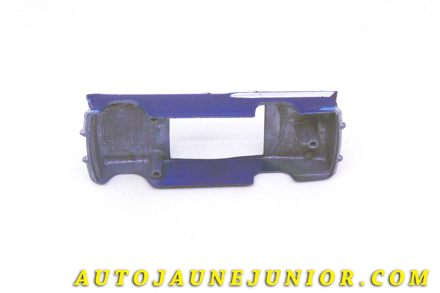 Le #4333 - Solido - Simca - Chambord (carrosserie seule) est en vente sur Auto Jaune Junior ! Tekno, Politoys, Mebetoys, Mercury, Joal, Diapet, Märklin, TootsieToys.Vous avez le même jouet ? Profitez de notre expertise pour vous accompagner dans la vente de vos modèles ou votre collection ! Nous achetons tous lots de miniatures ! Contactez nous ! contact@autojaunejunior.com. 