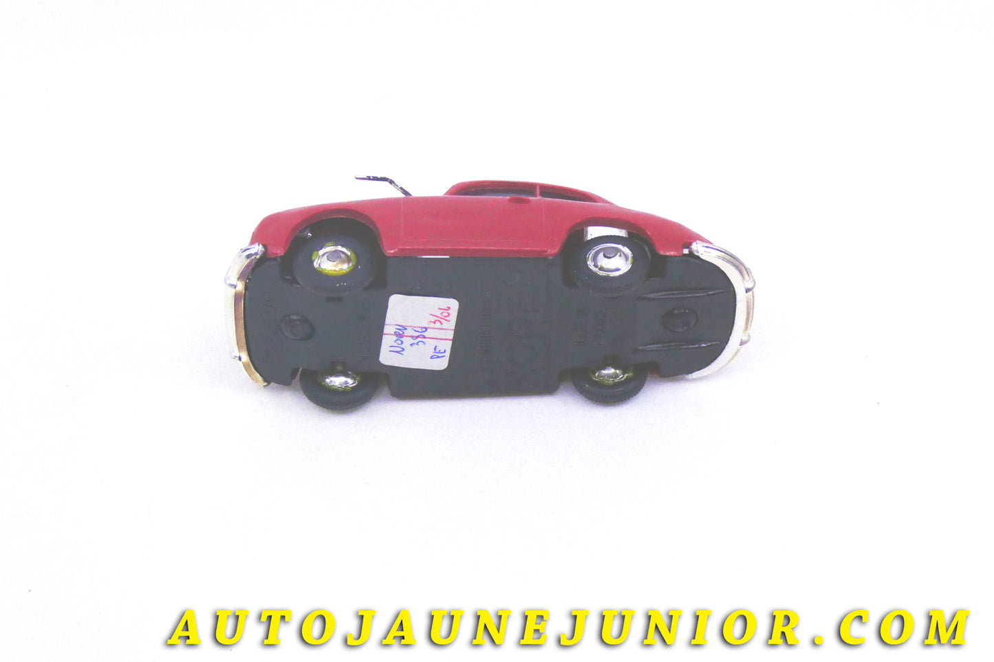 Le #4341 - Norev - Porsche - 356 B est en vente sur Auto Jaune Junior ! Tekno, Politoys, Mebetoys, Mercury, Joal, Diapet, Märklin, TootsieToys.Vous avez le même jouet ? Profitez de notre expertise pour vous accompagner dans la vente de vos modèles ou votre collection ! Nous achetons tous lots de miniatures ! Contactez nous ! contact@autojaunejunior.com. 