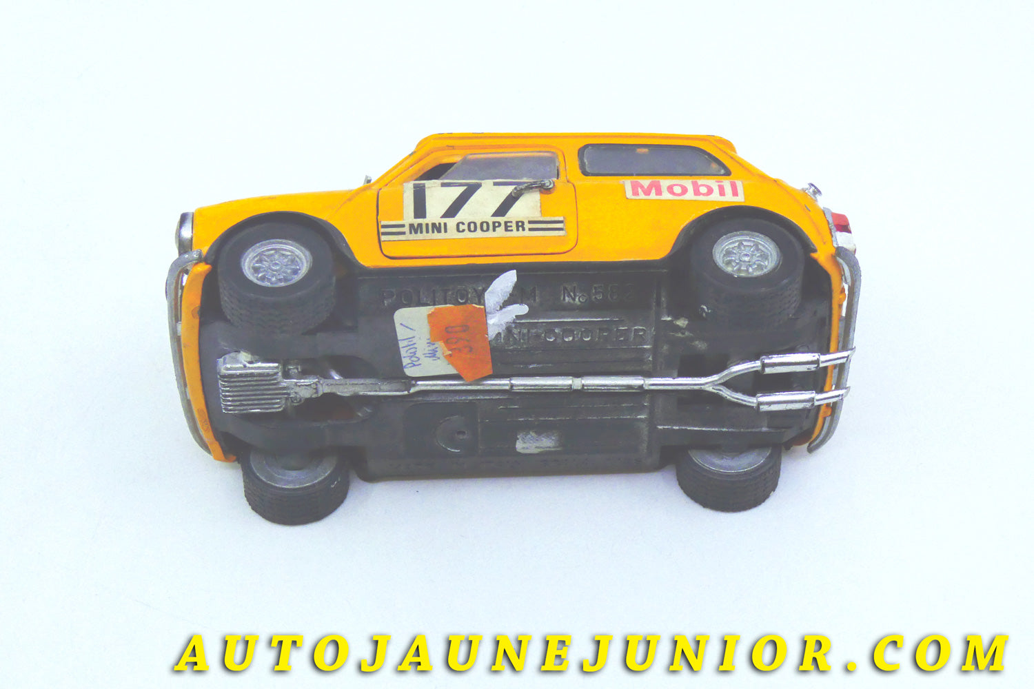 Le #4347 - Politoys - Morris - Cooper #177 « Mobil » est en vente sur Auto Jaune Junior ! Tekno, Politoys, Mebetoys, Mercury, Joal, Diapet, Märklin, TootsieToys.Vous avez le même jouet ? Profitez de notre expertise pour vous accompagner dans la vente de vos modèles ou votre collection ! Nous achetons tous lots de miniatures ! Contactez nous ! contact@autojaunejunior.com. 