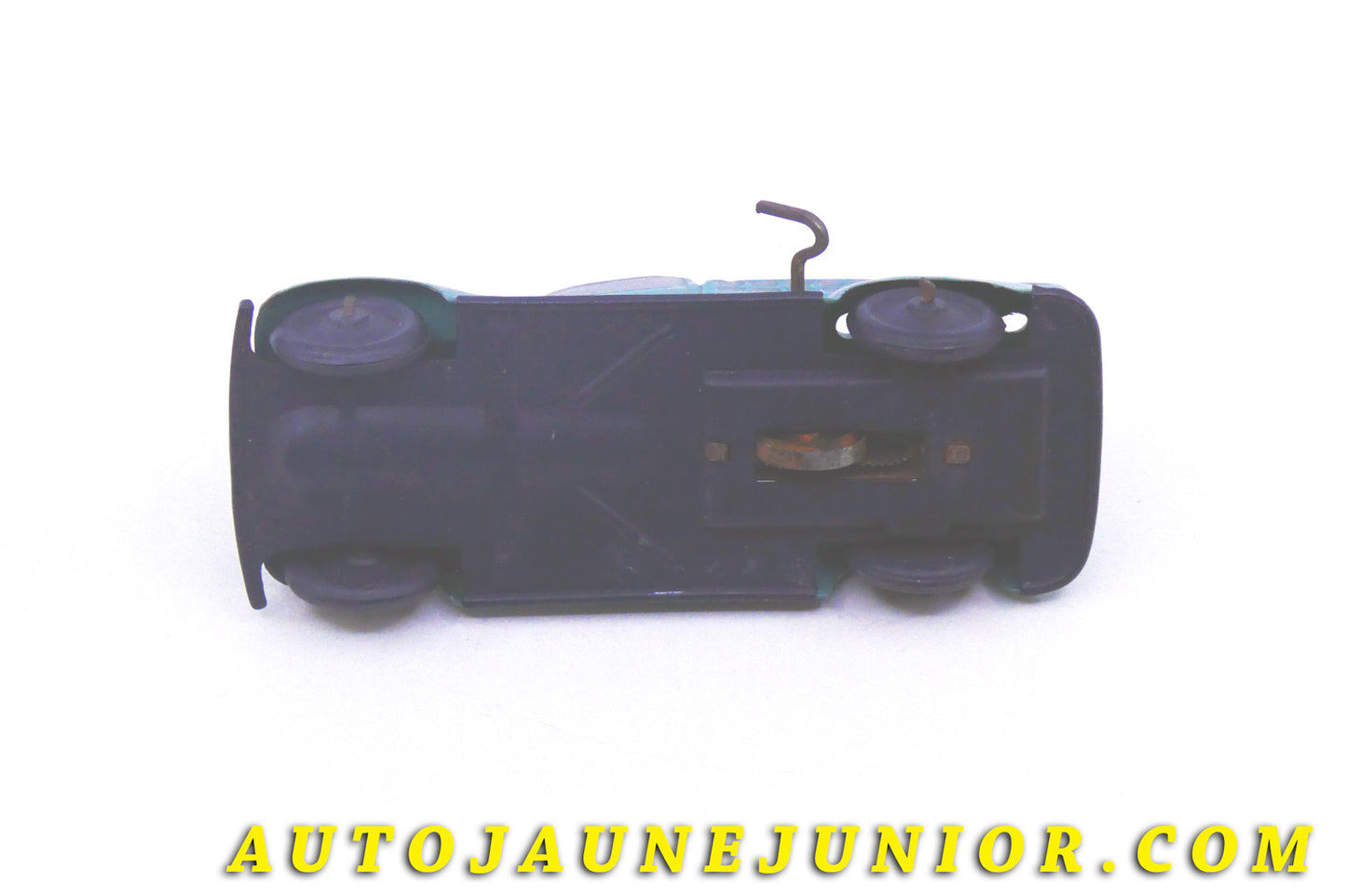 Le #4356 - Cellulo - Camion - Plateau Laitier est en vente sur Auto Jaune Junior ! Tekno, Politoys, Mebetoys, Mercury, Joal, Diapet, Märklin, TootsieToys.Vous avez le même jouet ? Profitez de notre expertise pour vous accompagner dans la vente de vos modèles ou votre collection ! Nous achetons tous lots de miniatures ! Contactez nous ! contact@autojaunejunior.com. 