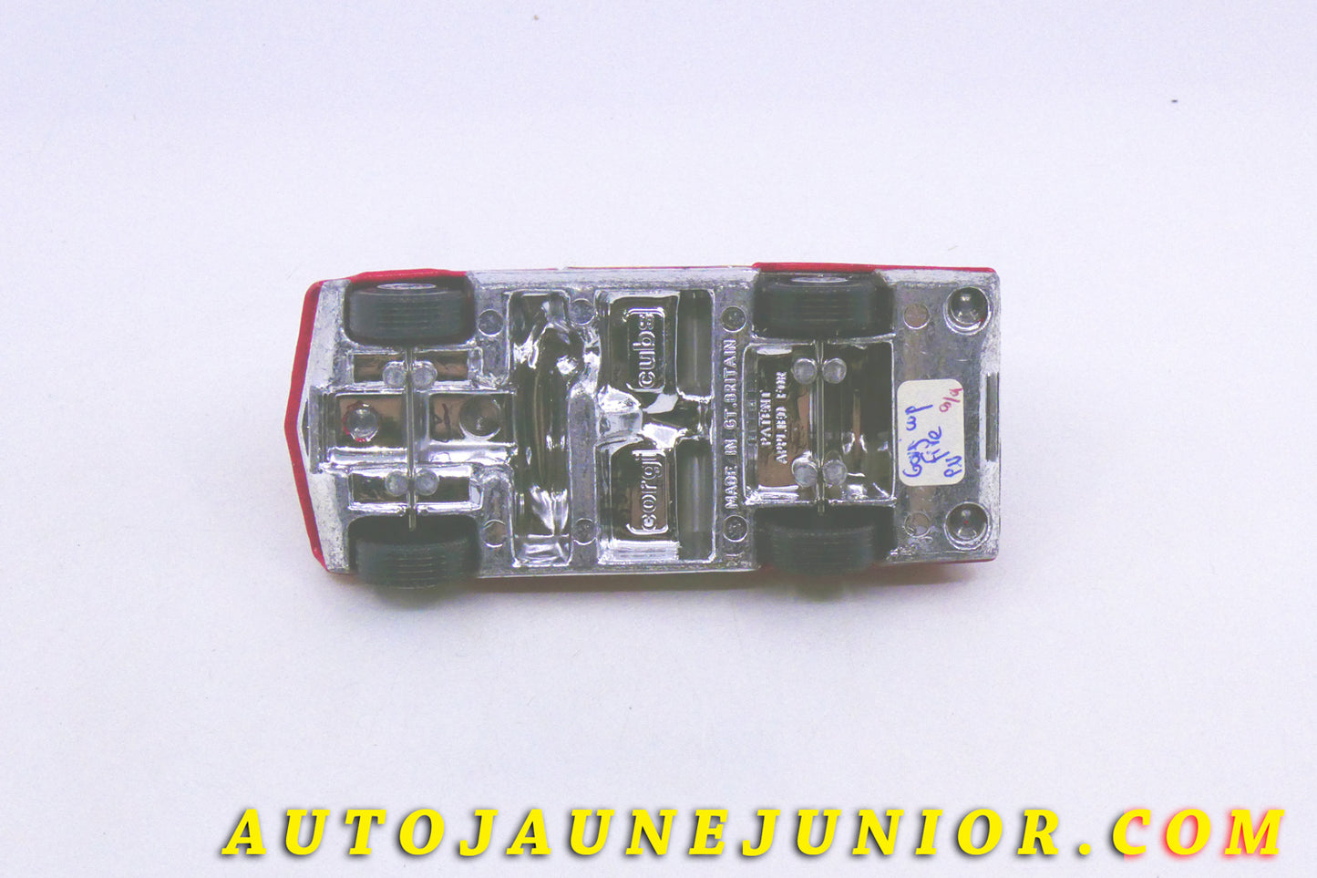 Le #4380 - Corgi Toys - Ford - Futuriste Fire Chief est en vente sur Auto Jaune Junior ! Tekno, Politoys, Mebetoys, Mercury, Joal, Diapet, Märklin, TootsieToys.Vous avez le même jouet ? Profitez de notre expertise pour vous accompagner dans la vente de vos modèles ou votre collection ! Nous achetons tous lots de miniatures ! Contactez nous ! contact@autojaunejunior.com. 