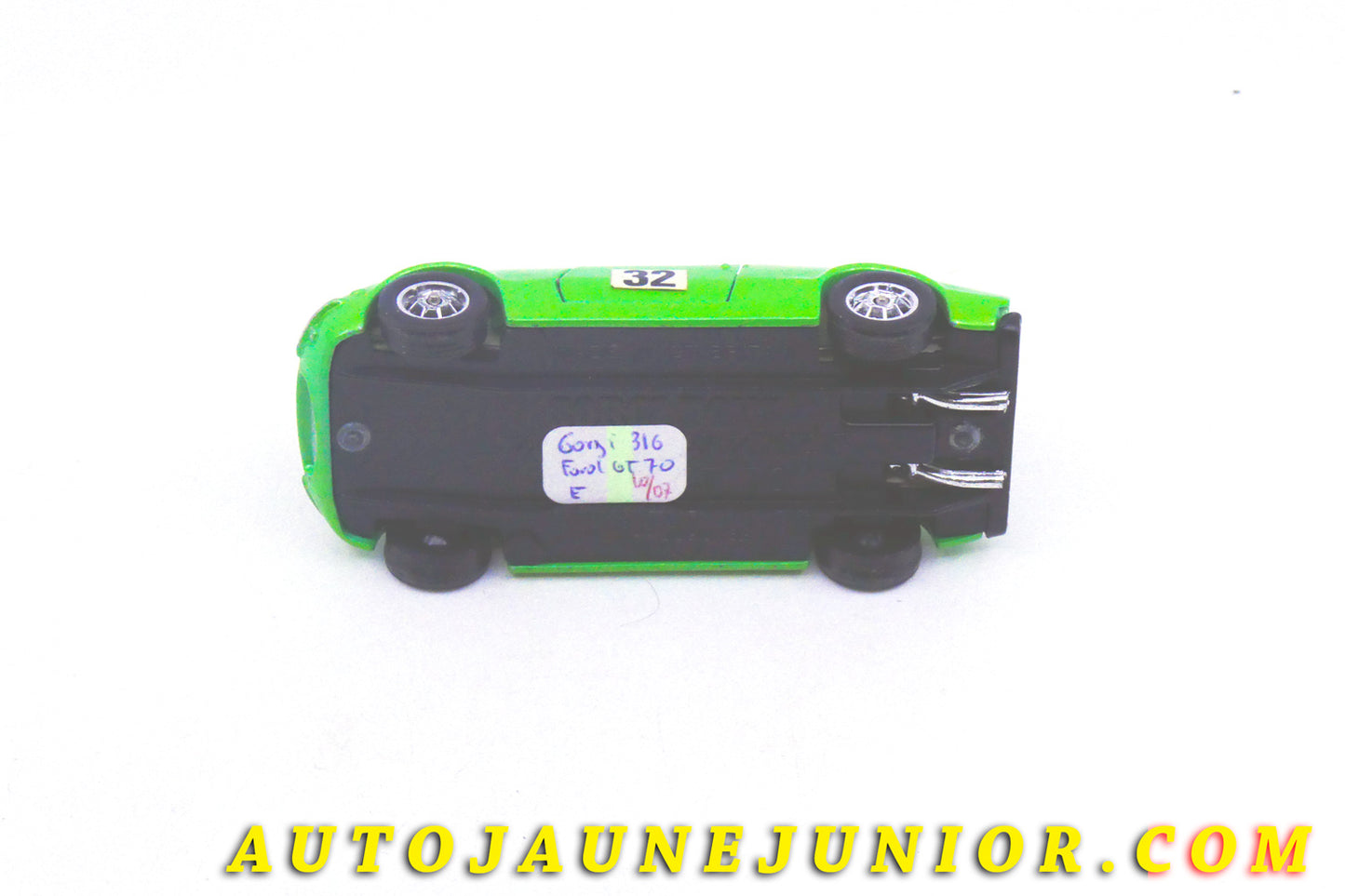 Le #4381 - Corgi Toys - Ford - GT 70 #32 "Ford Sport" est en vente sur Auto Jaune Junior ! Tekno, Politoys, Mebetoys, Mercury, Joal, Diapet, Märklin, TootsieToys.Vous avez le même jouet ? Profitez de notre expertise pour vous accompagner dans la vente de vos modèles ou votre collection ! Nous achetons tous lots de miniatures ! Contactez nous ! contact@autojaunejunior.com. 