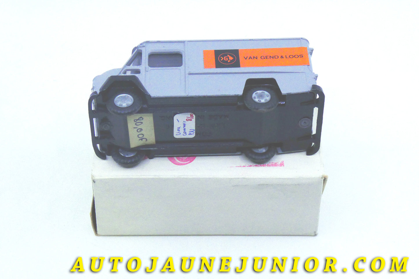 Le #4392 - Lion Car - Commer - Fourgon Bestel 65 « Van Gend & Loos » est en vente sur Auto Jaune Junior ! Tekno, Politoys, Mebetoys, Mercury, Joal, Diapet, Märklin, TootsieToys.Vous avez le même jouet ? Profitez de notre expertise pour vous accompagner dans la vente de vos modèles ou votre collection ! Nous achetons tous lots de miniatures ! Contactez nous ! contact@autojaunejunior.com. 
