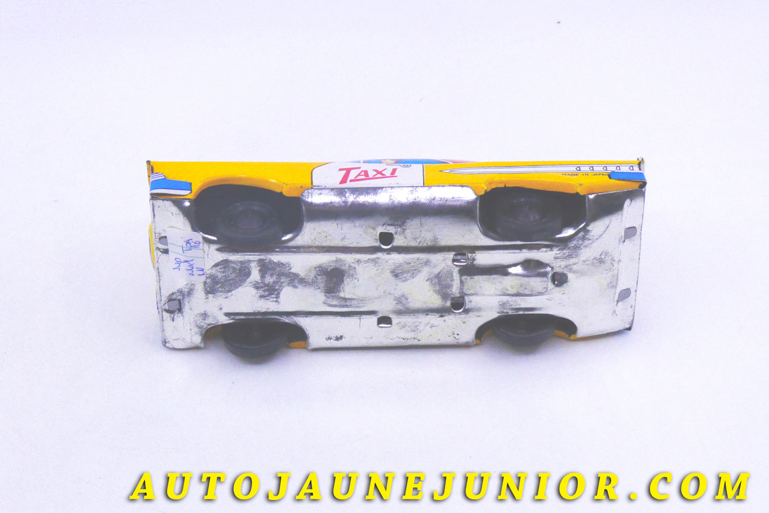 Le #4393 - Japon - Taxi - Yellow Cab (style Edsel 1958) est en vente sur Auto Jaune Junior ! Tekno, Politoys, Mebetoys, Mercury, Joal, Diapet, Märklin, TootsieToys.Vous avez le même jouet ? Profitez de notre expertise pour vous accompagner dans la vente de vos modèles ou votre collection ! Nous achetons tous lots de miniatures ! Contactez nous ! contact@autojaunejunior.com. 